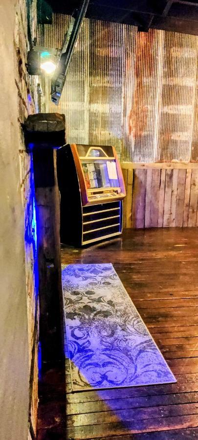 Hocking Hills Rusty Lofts Apartment Лоуган Екстериор снимка