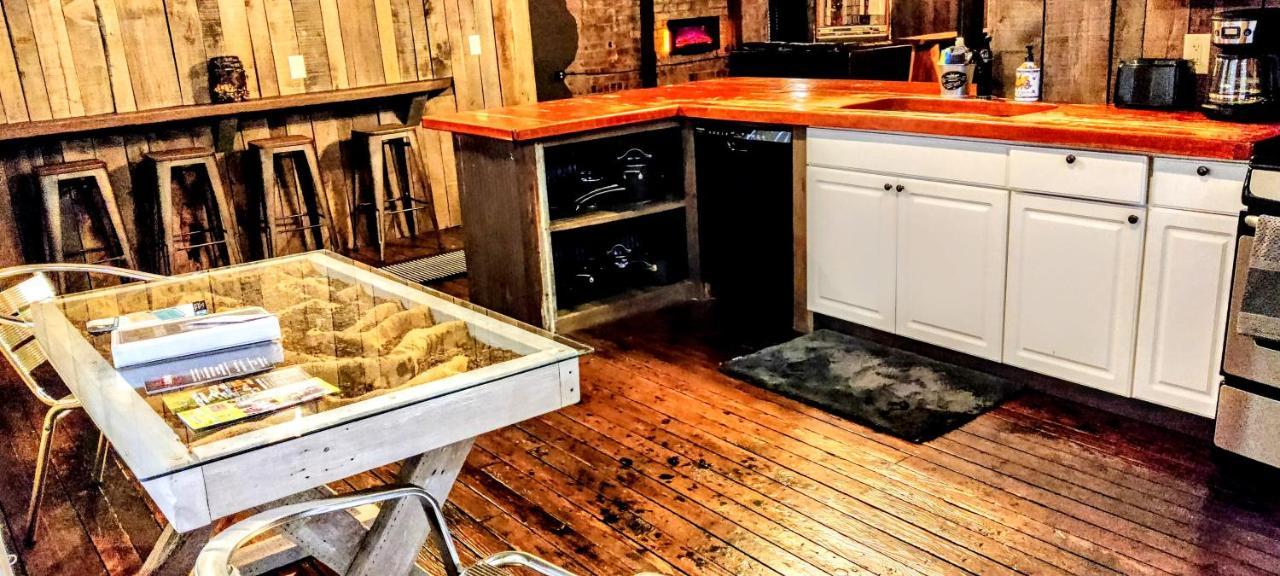 Hocking Hills Rusty Lofts Apartment Лоуган Екстериор снимка